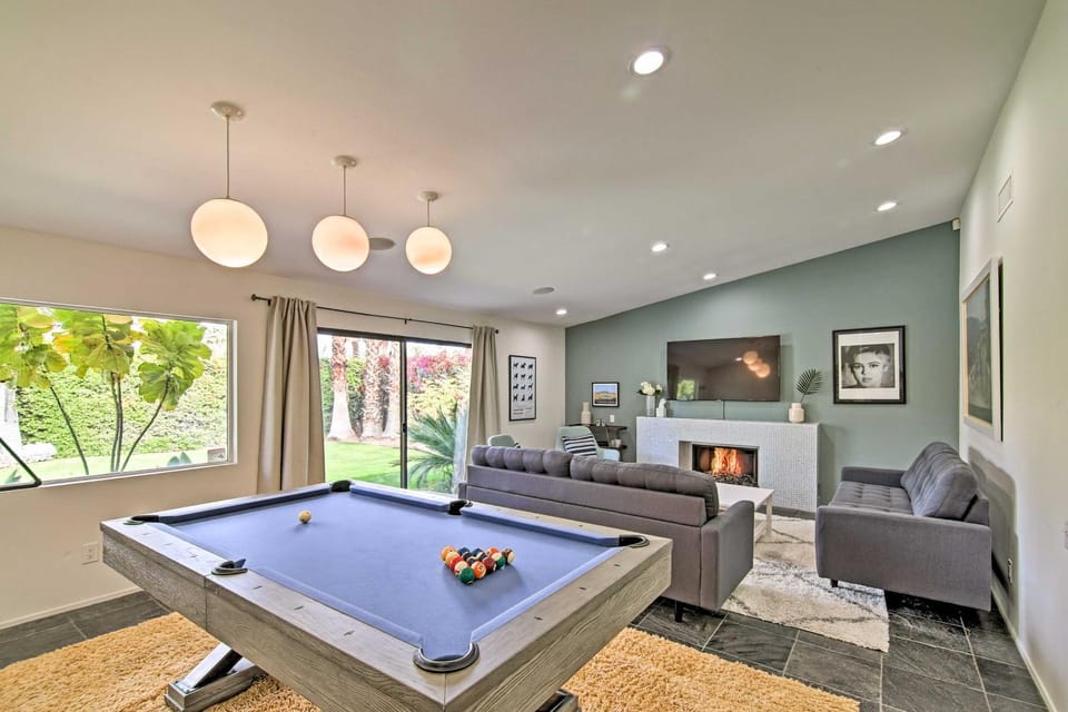 Covered Patio, Pool & Games: Home in Palm Springs House in Palm Springs