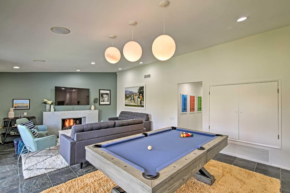 Covered Patio, Pool & Games: Home in Palm Springs House in Palm Springs