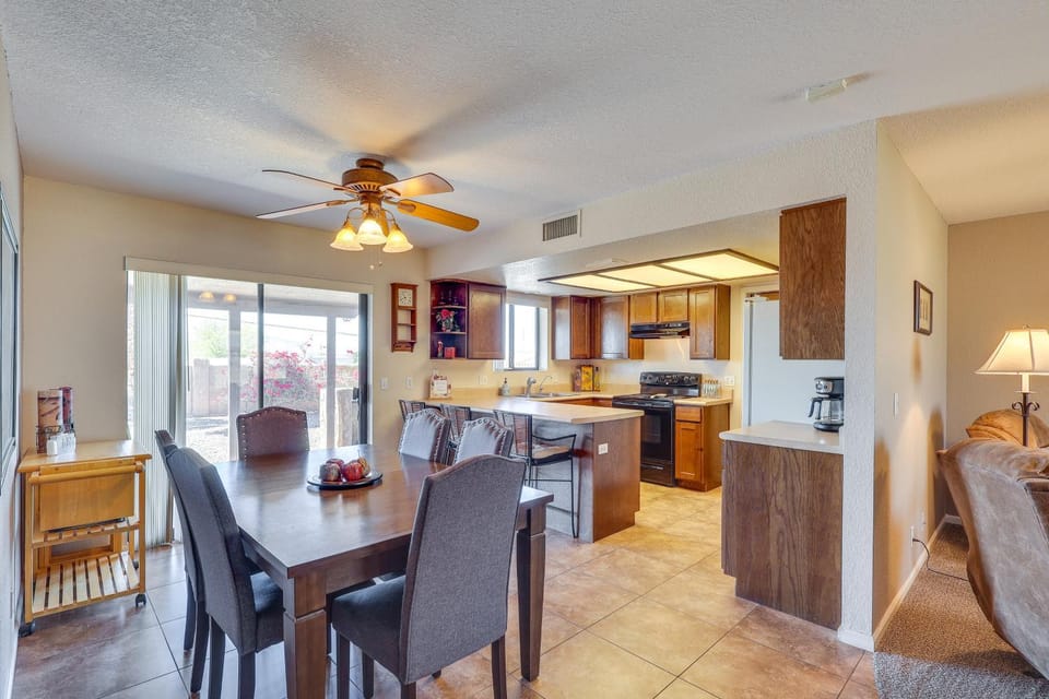 1 Mi to Boat Launch: Lake Havasu City Home w/ View House in Lake Havasu City