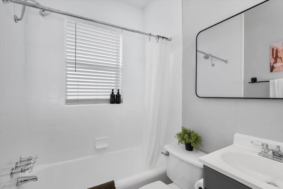 Bathroom, Bath, towels