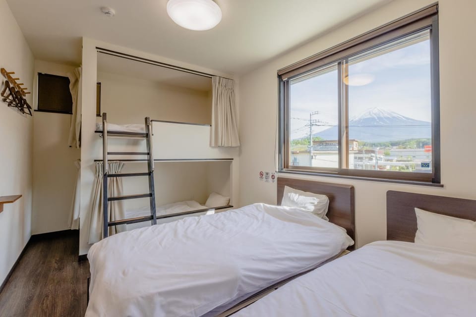 Bed, Photo of the whole room, Bedroom, Mountain view, bunk bed
