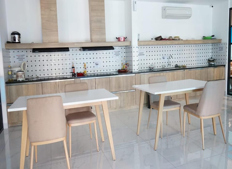 Dining area, Communal kitchen