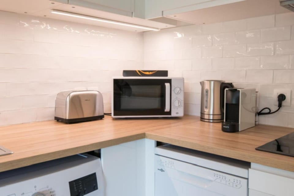 Coffee/tea facilities, microwave, toaster
