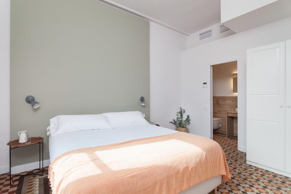 Bed, Photo of the whole room, Bedroom, wardrobe