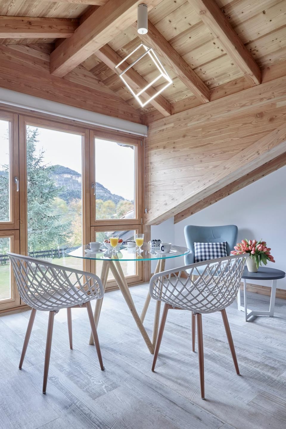 Dining area, Mountain view