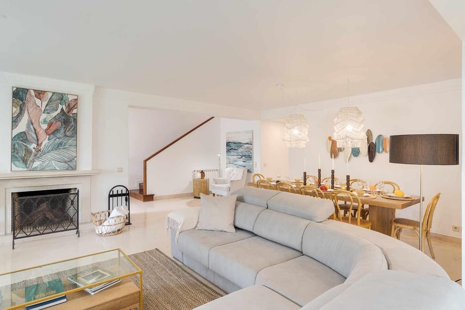Living room, Photo of the whole room