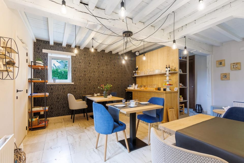 Dining area, Breakfast