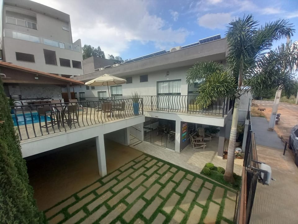 Balcony/Terrace, Street view, Parking