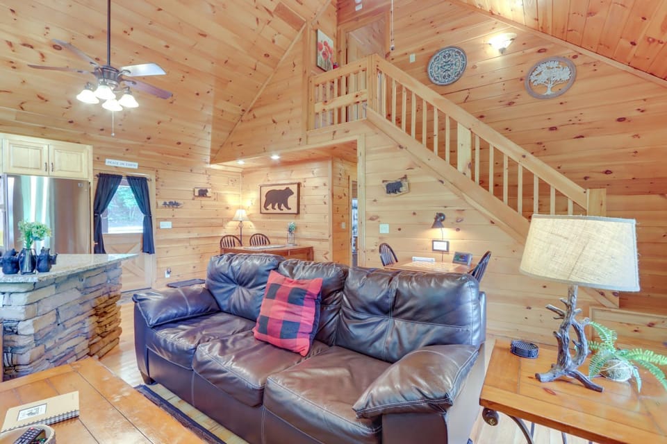 Hot Tub & Game Room: Charming Morganton Cabin! Cabin in Union County