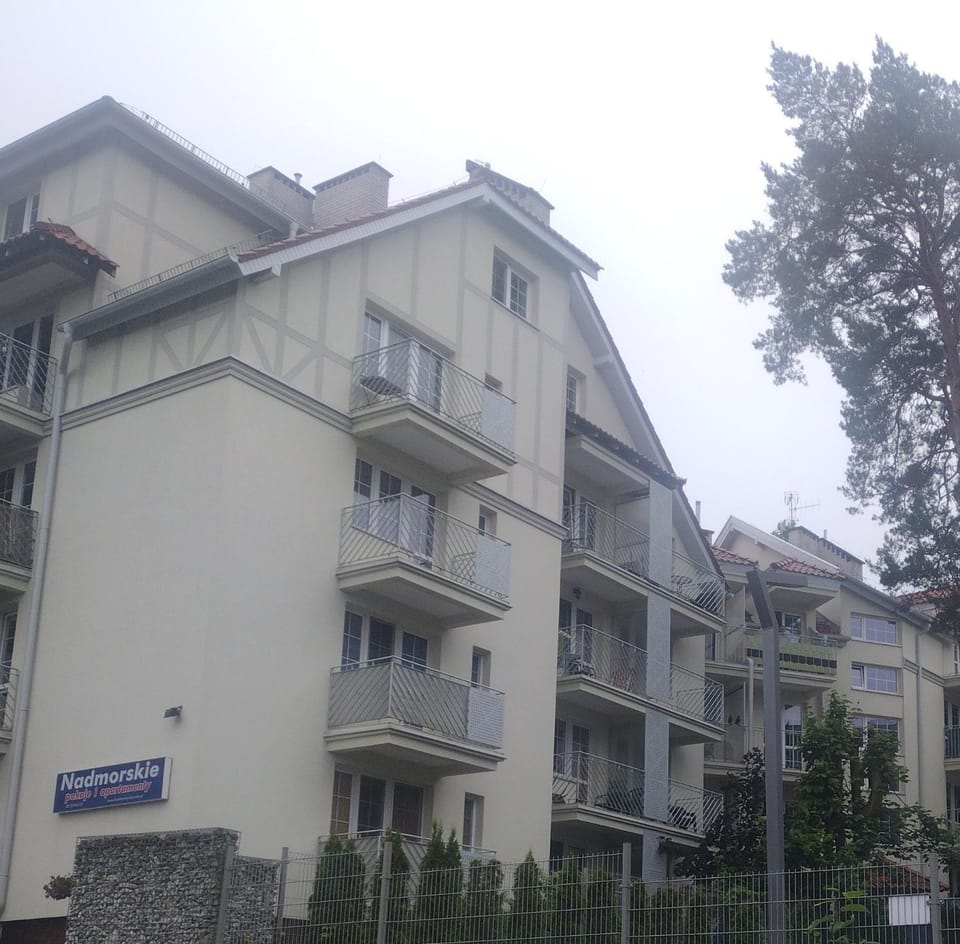DOMEK Mona PRZY MORZU 3 Pokojowy-4 osobowy-4 łóżka, lub APARTAMENT Mona PRZY MORZU-ul Żeromskiego,przy centrum Nature lodge in Pomeranian Voivodeship