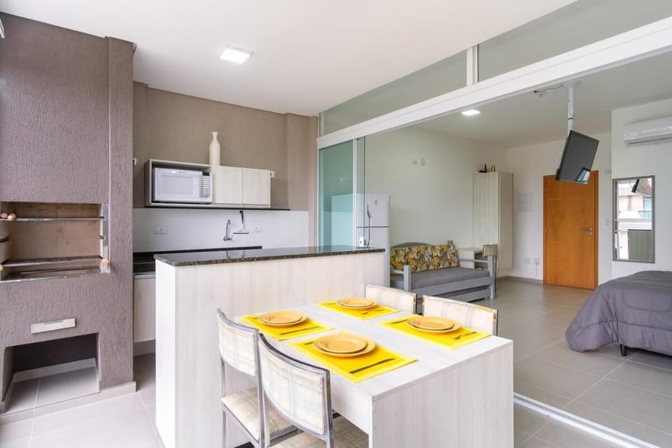 BHU 23 - Home - Ciro · BH23: NOVO E BEM DECORADO NO CORAÇÃO DE UBATUBA Apartment in Ubatuba