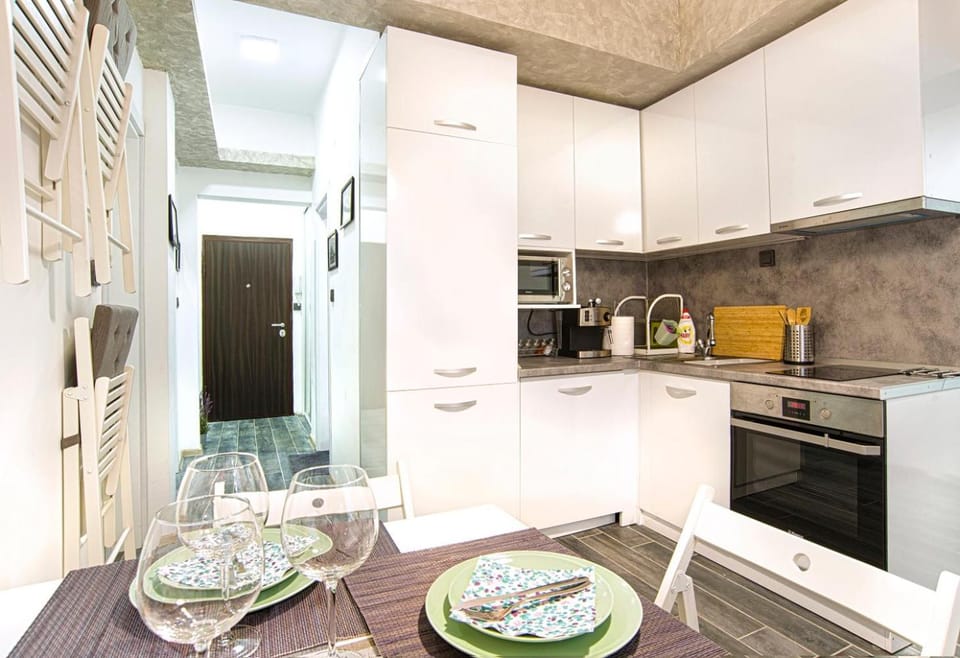Coffee/tea facilities, Kitchen or kitchenette, Other, Dining area, dishwasher, oven, stove, toaster