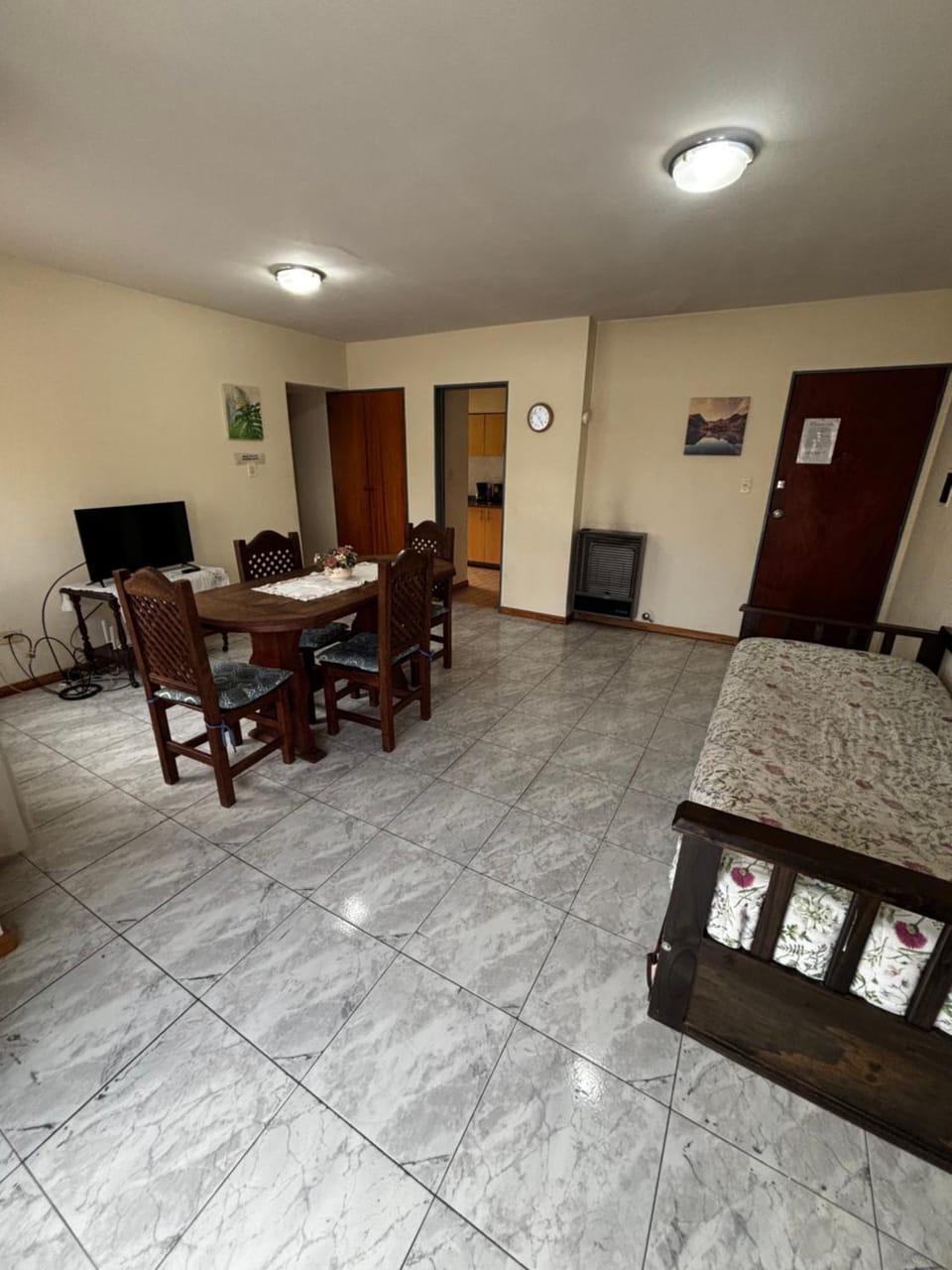 Communal lounge/ TV room, Living room, Dining area