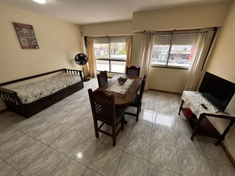 Bed, TV and multimedia, Dining area