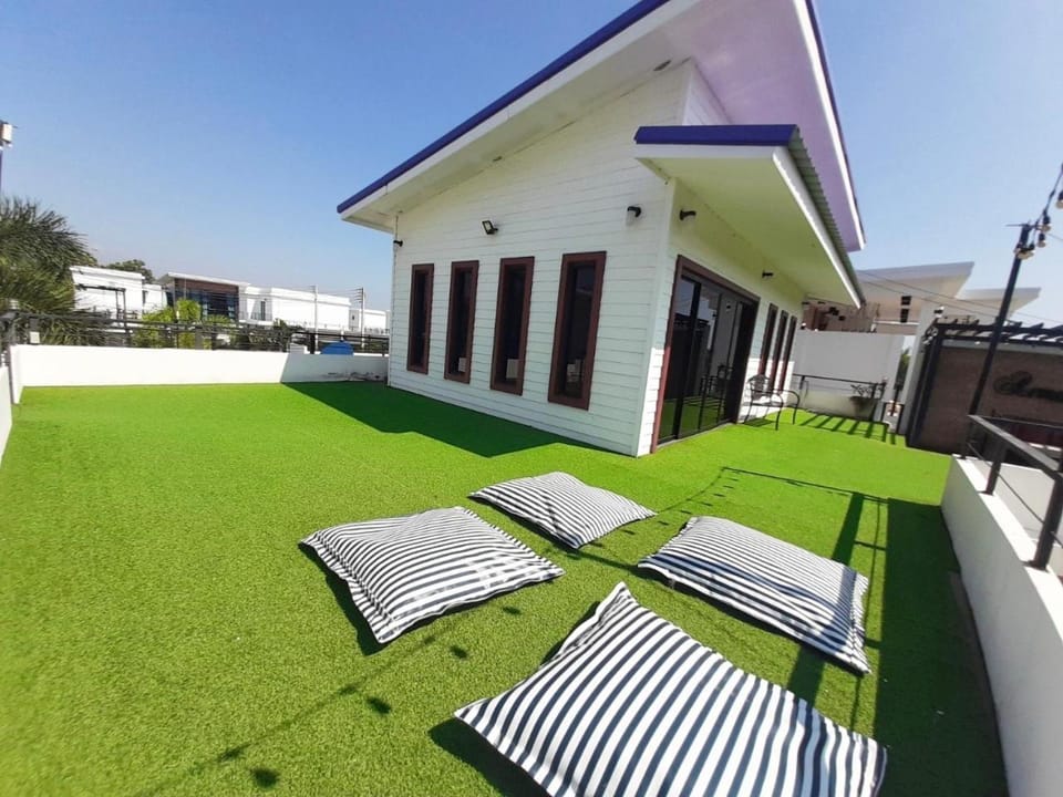 Namcha Private Pool Villa Huahin 4 Bedrooom With Pool Table BBQ & Karaoke Villa in Hua Hin District