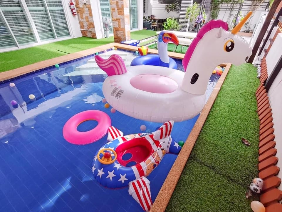 Namcha Private Pool Villa Huahin 4 Bedrooom With Pool Table BBQ & Karaoke Villa in Hua Hin District