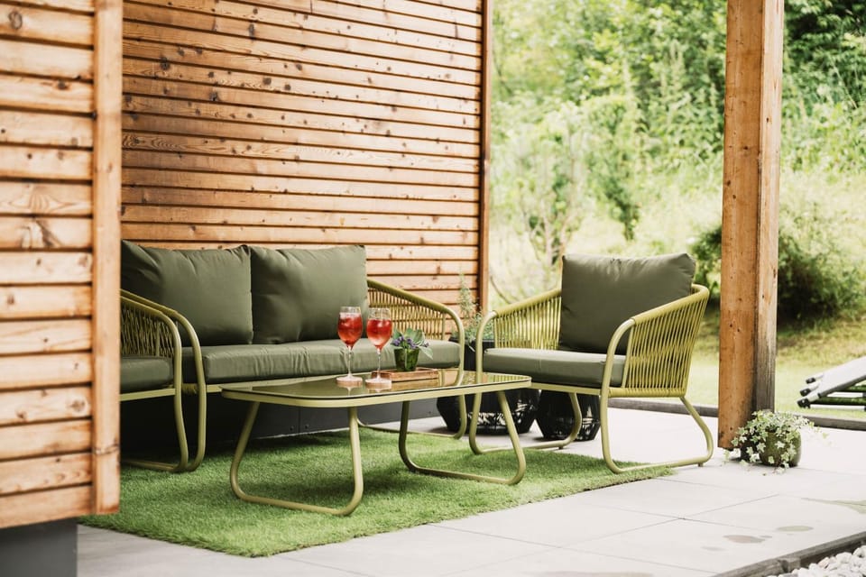 Garden, Seating area