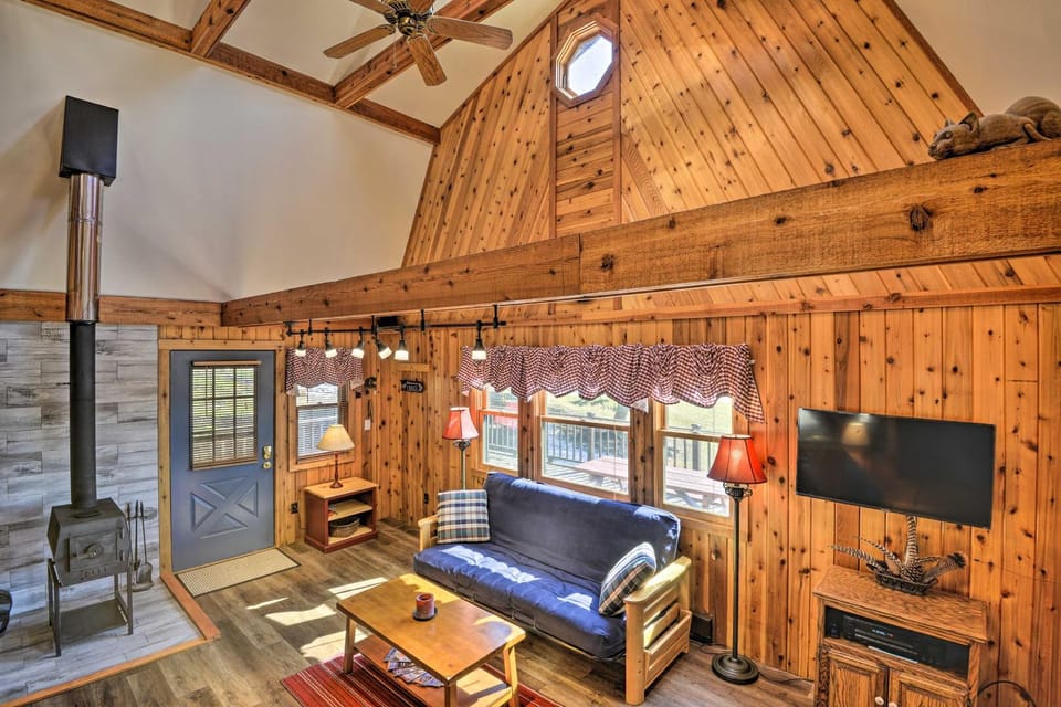 Springwater Cabin Near Hiking, Lakes, & Vineyards Cabin in Canadice