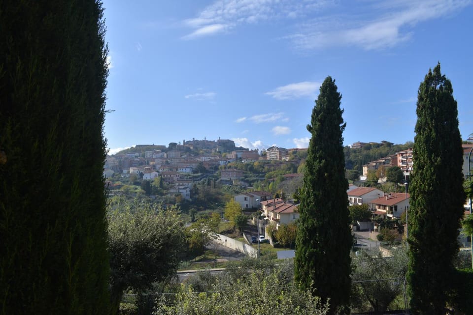 Villa Fè -Choose Panoramic View, Jacuzzi, Private Parking House in Montepulciano