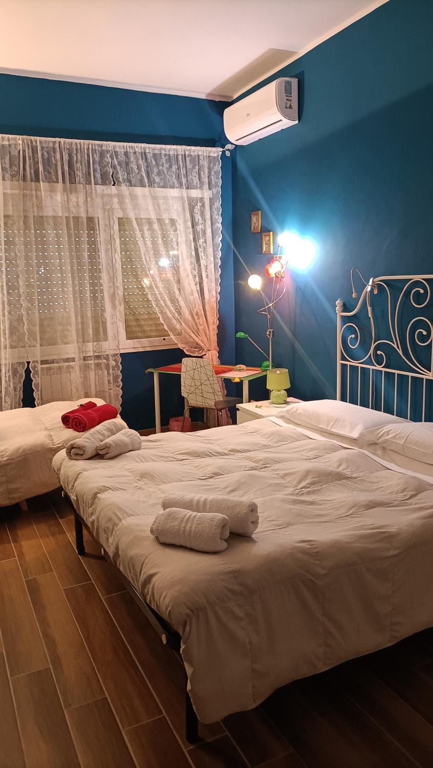 Bedroom, air conditioner