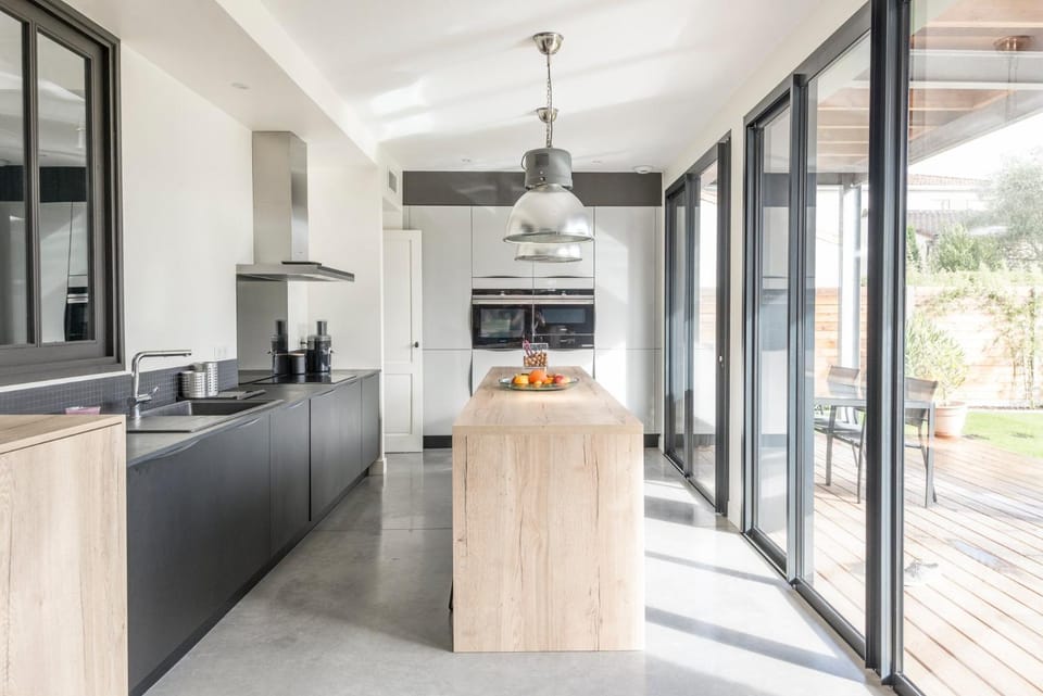 Kitchen or kitchenette