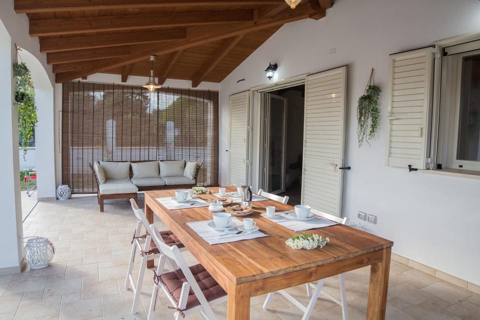Patio, Dining area