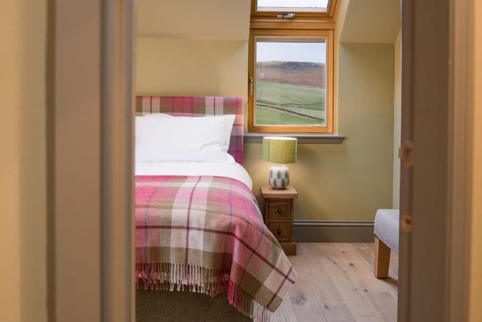 Property building, Bed, Natural landscape, View (from property/room), View (from property/room), Bedroom