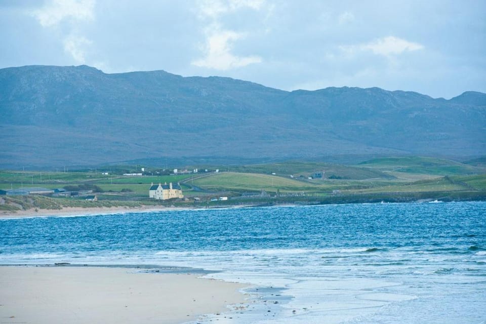 Property building, Day, Natural landscape, Beach, Mountain view, Sea view