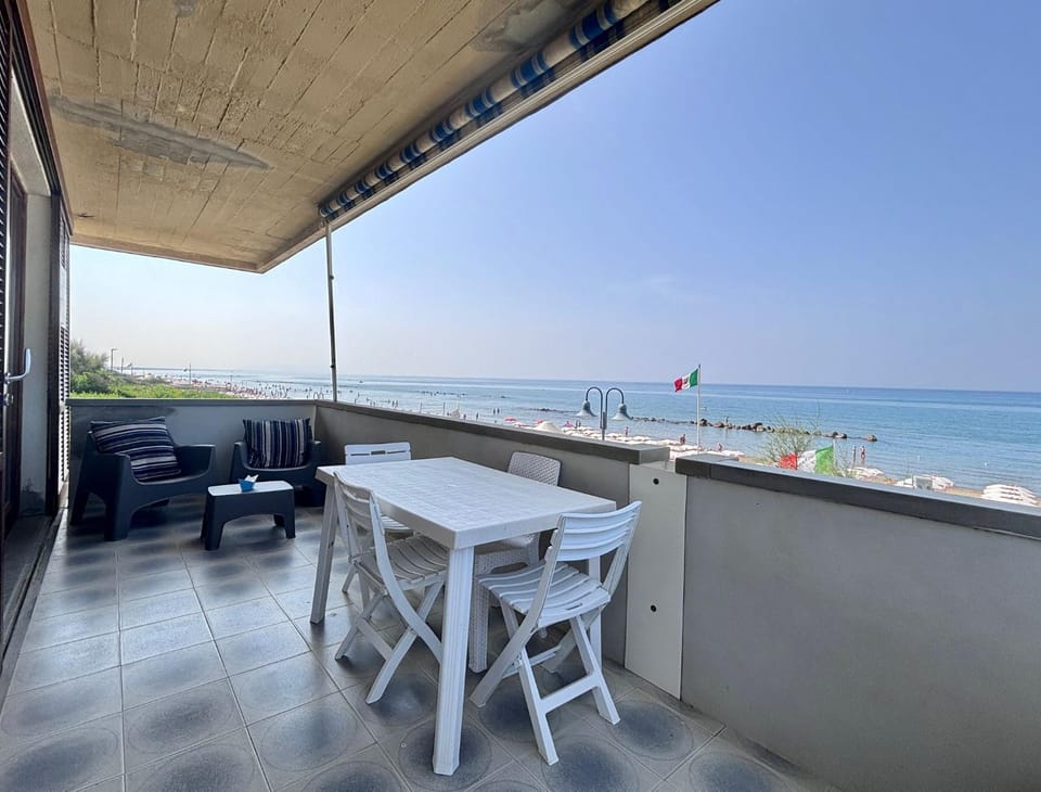 View (from property/room), Balcony/Terrace, Sea view