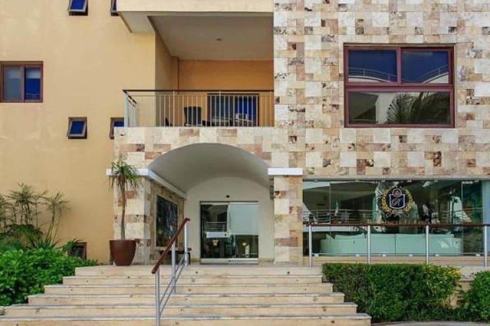 Property building, Facade/entrance