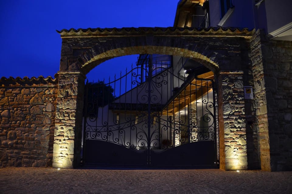 Facade/entrance