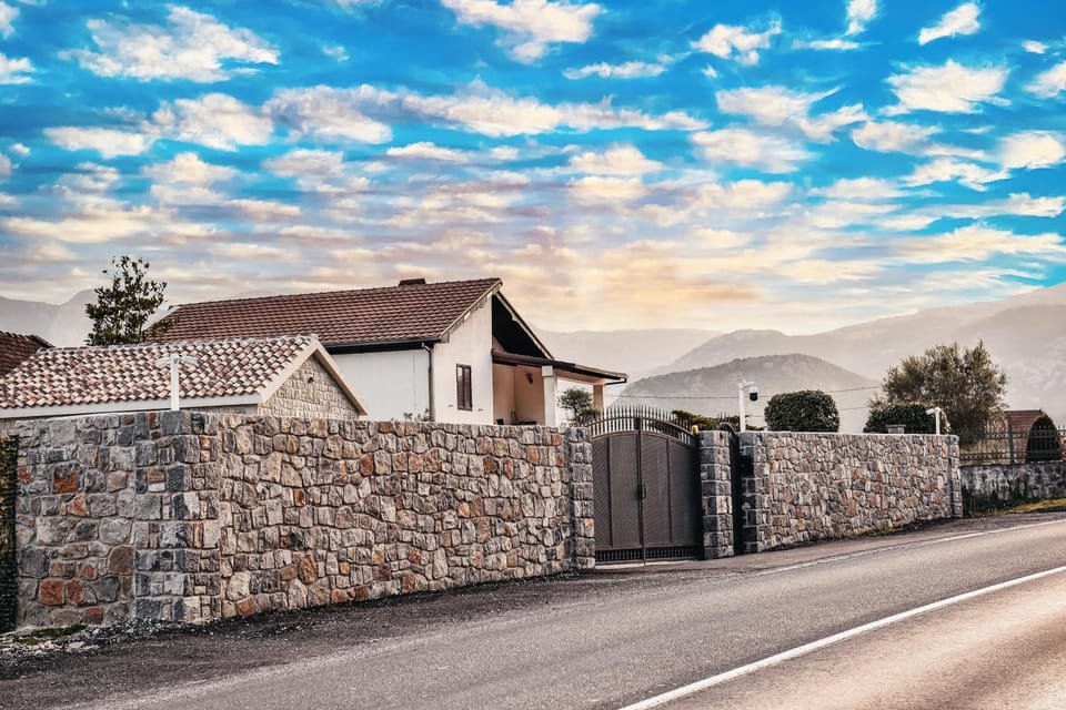 Property building, Day, Neighbourhood, Natural landscape