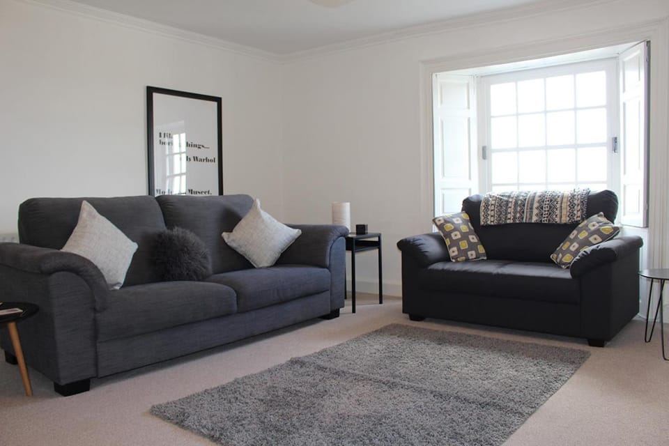 Clan Ross - 3 bed, spacious Georgian home House in Stirling
