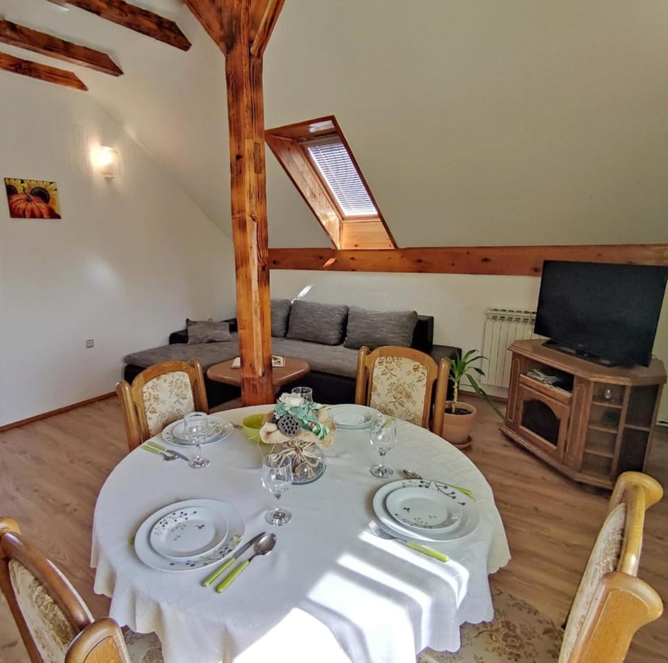 Living room, Dining area
