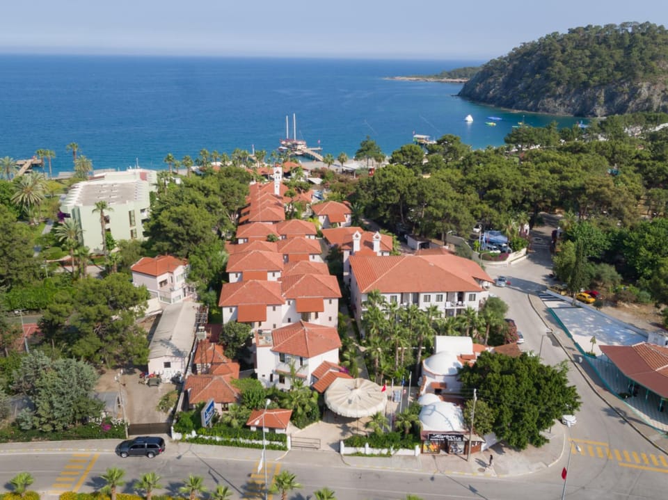 Property building, Natural landscape, Bird's eye view, View (from property/room), Mountain view, Sea view