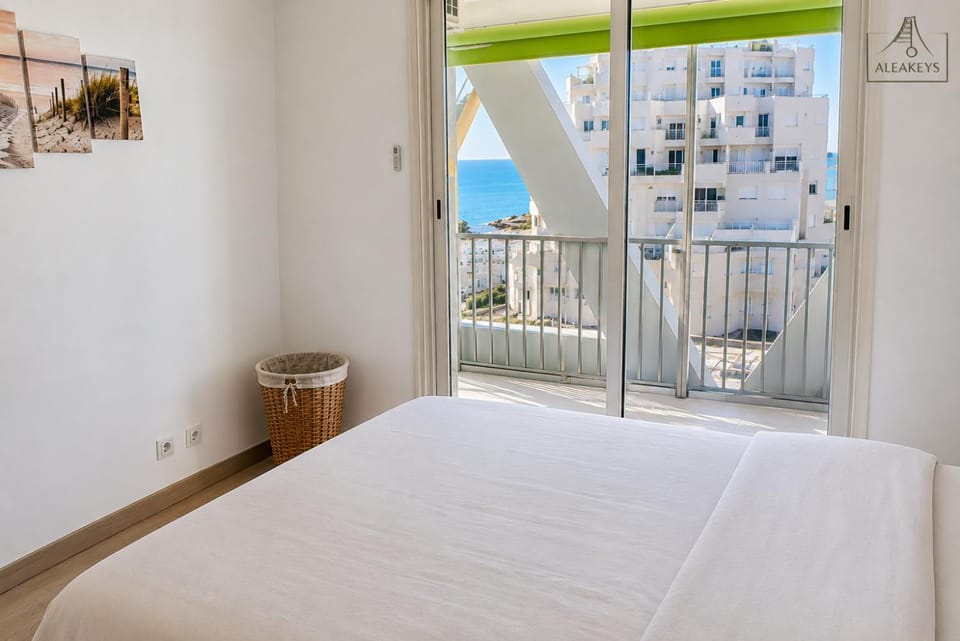 LE MARADIVA - P3 vue imprenable mer-garage - plages Apartment in La Grande-Motte