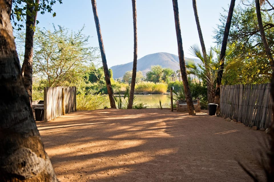 Nearby landmark, Day, Natural landscape, Photo of the whole room, Mountain view, River view