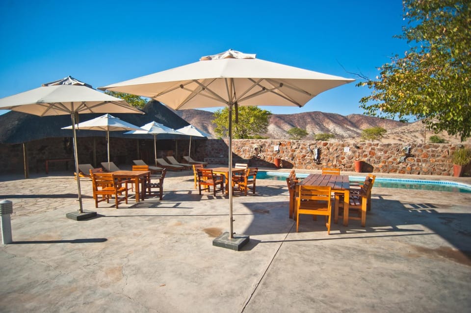 Patio, Restaurant/places to eat, Day, Natural landscape, Swimming pool