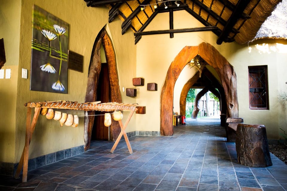 Property building, Facade/entrance, Lobby or reception
