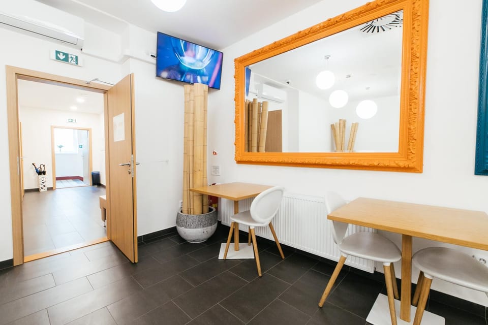 Communal lounge/ TV room