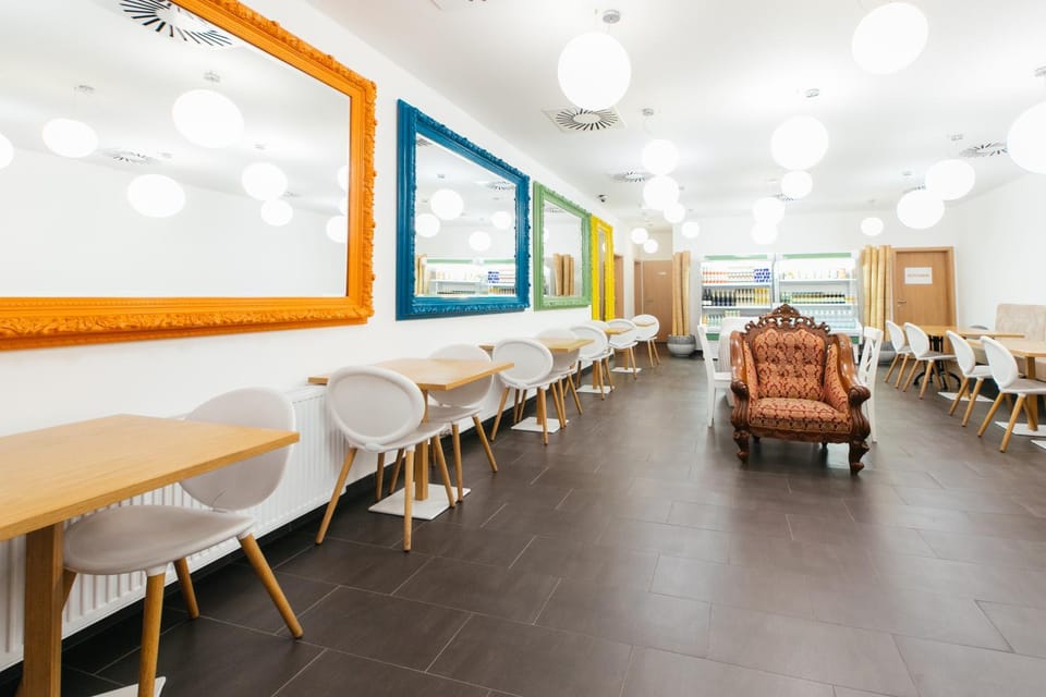 Communal lounge/ TV room, Living room, Seating area, Meeting/conference room