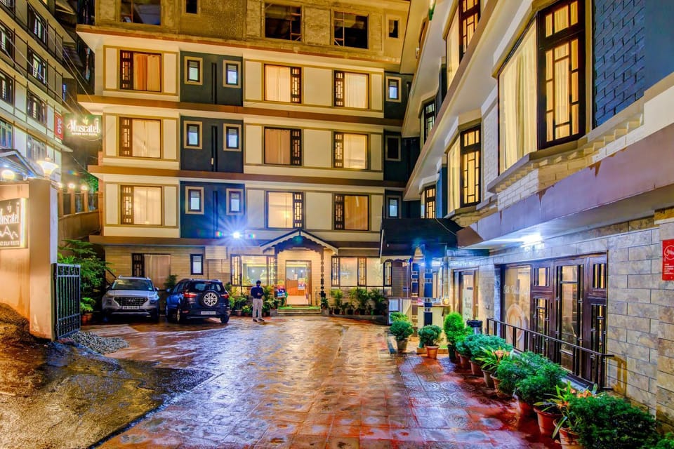 Facade/entrance