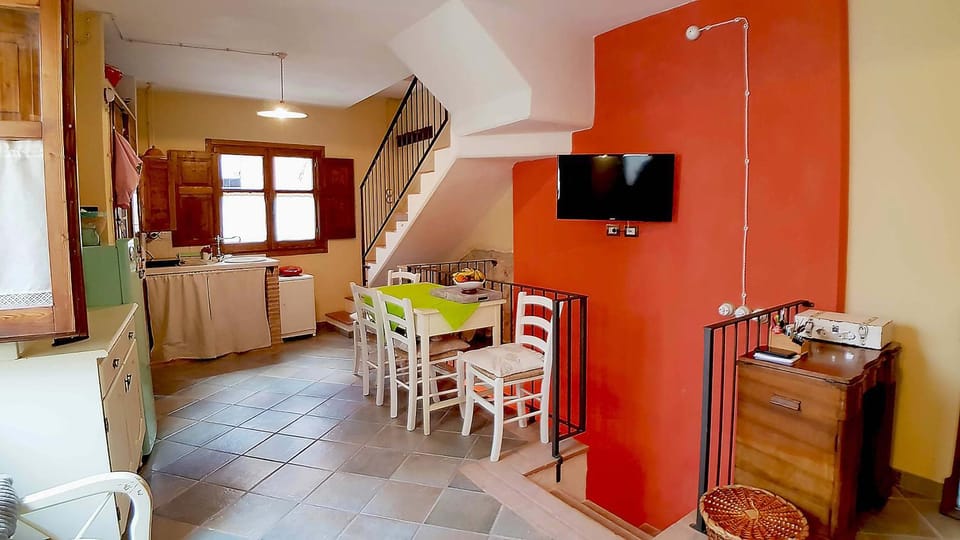 TV and multimedia, Dining area