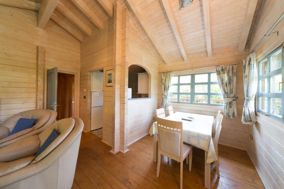 Cherry Log Cabin Cabin in Swanage