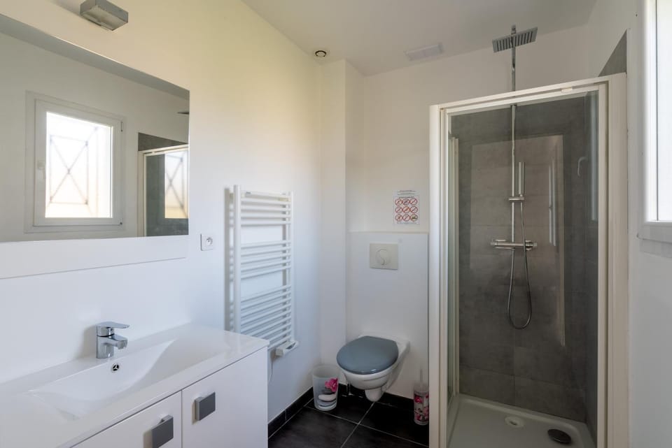 Shower, Toilet, Bathroom