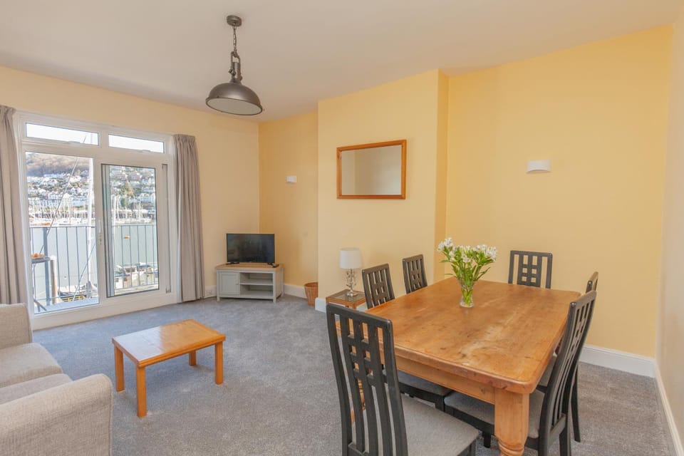 Harbourside 2 Apartment in Dartmouth