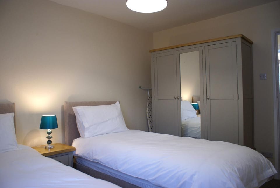 Bedroom, wardrobe