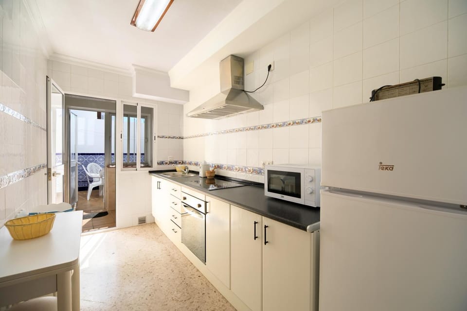 Property building, Kitchen or kitchenette, Living room