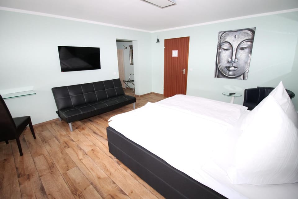 TV and multimedia, Photo of the whole room, Bedroom