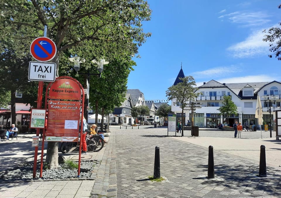 Neighbourhood, Summer